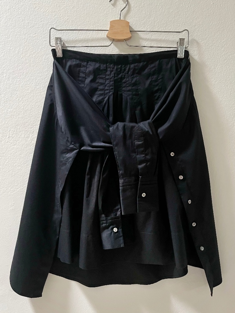 BCBG Max Azria Black Cotton Faux Shirt Sleeve Tie Belted Midi Skirt. Size 0.